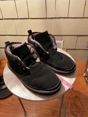 UGG Black Men's Chukka Boots with Gray Fleece Lining, M7, W9